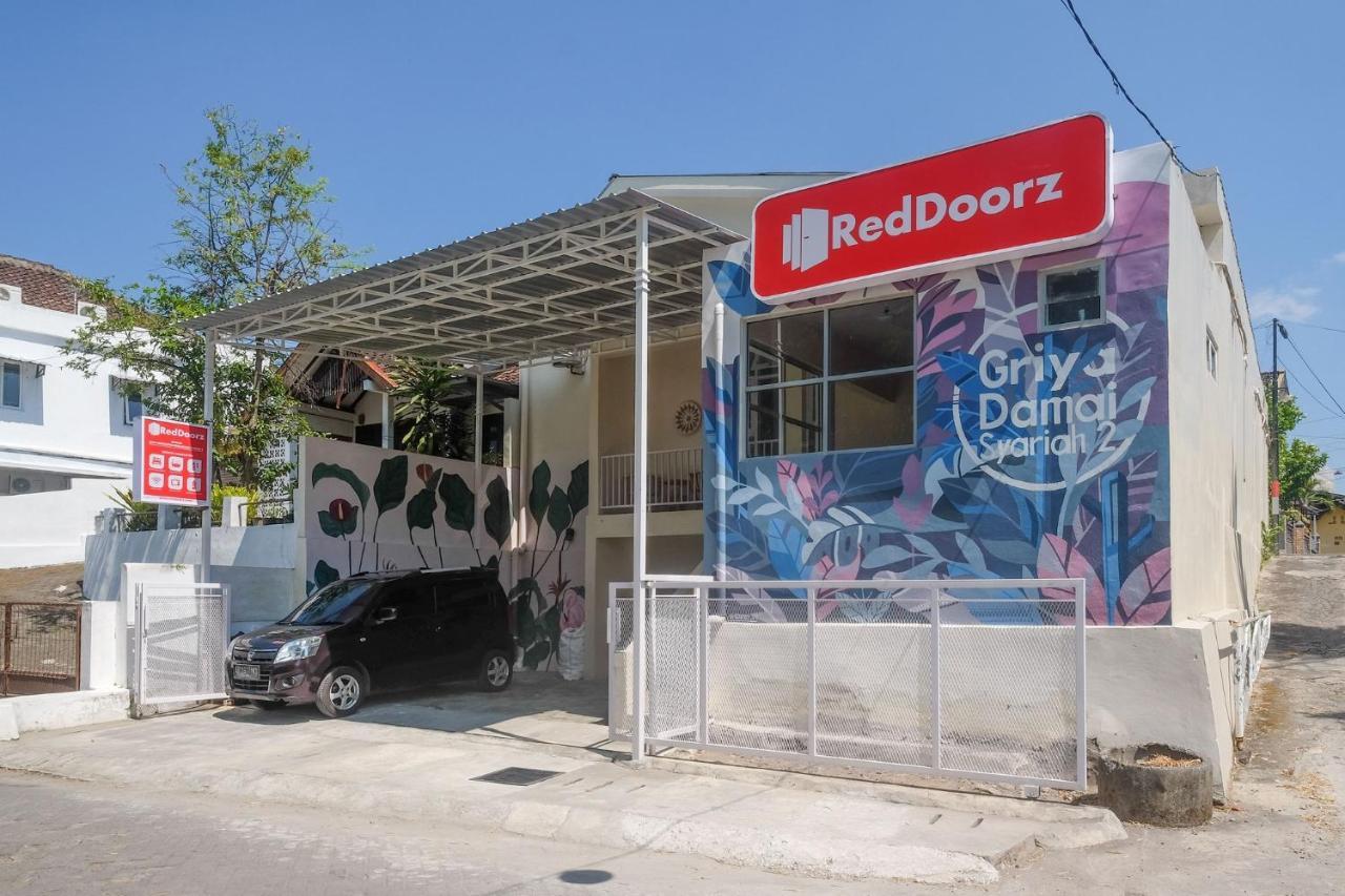 Reddoorz Syariah Near Universitas Mercu Buana Kampus 2 Yogyakarta Kejayan Bagian luar foto